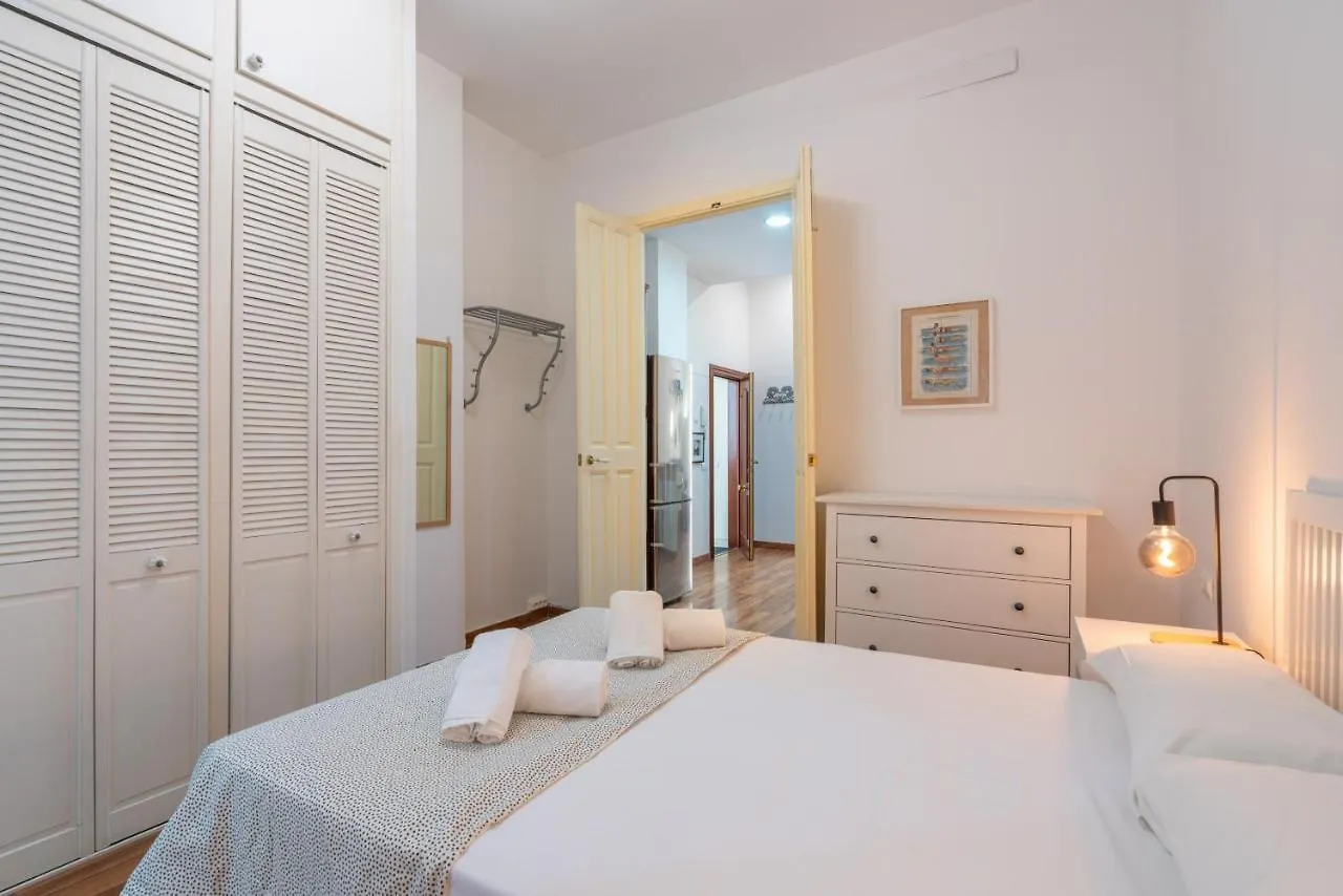 Apartament Lu&Cia Calle Strachan Malaga